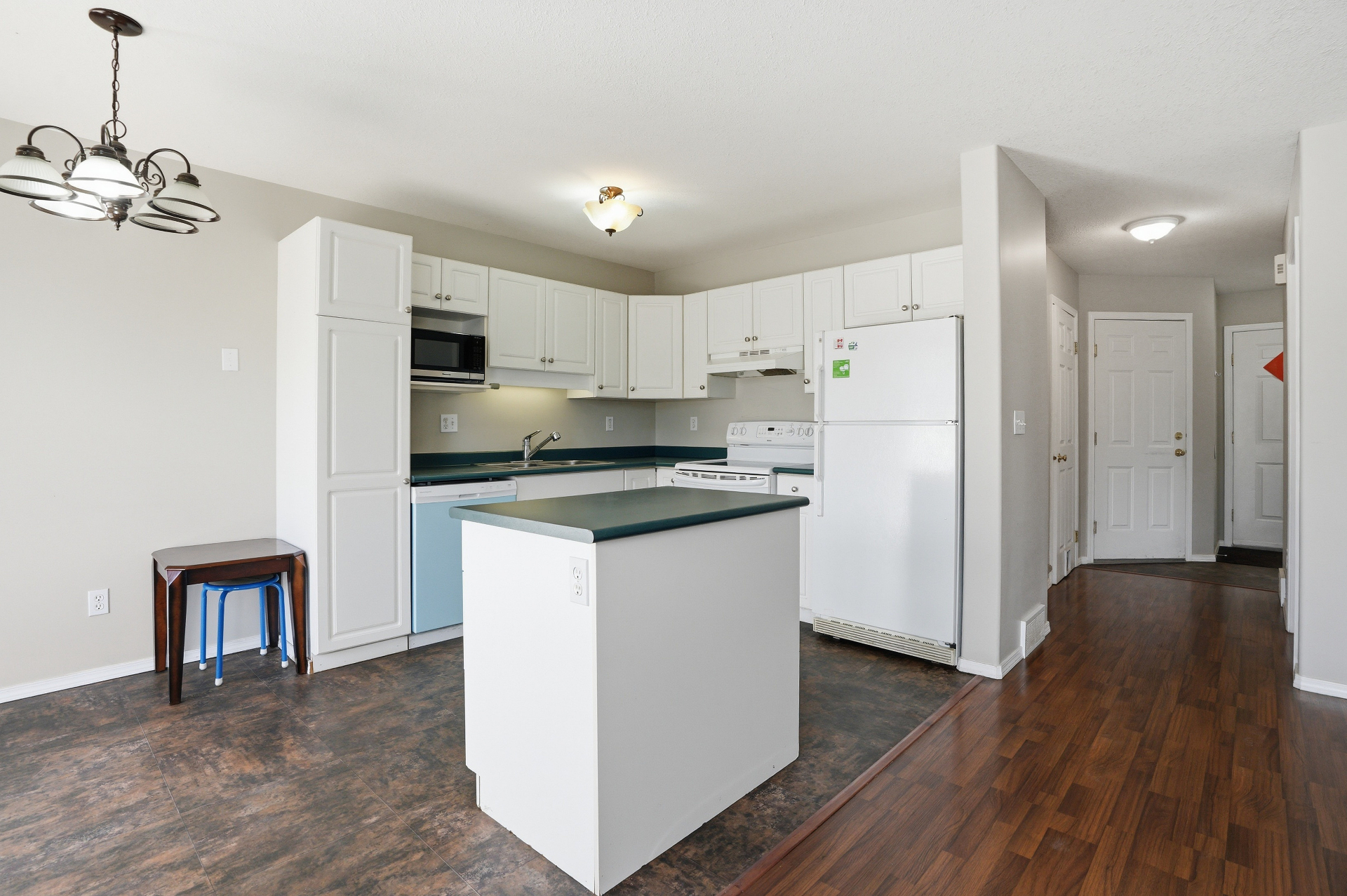 百年高中·联排出售·110 Keevil Cres #35——林与唐地产 - 3